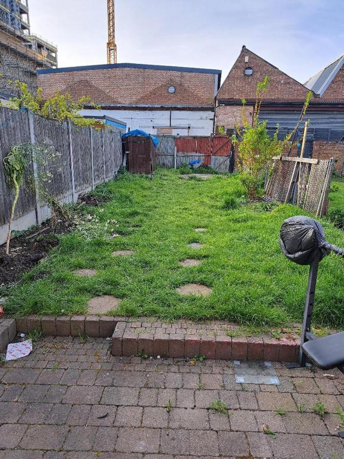 Single Bedroom Near London Seven Kings Train Station Ilford Extérieur photo